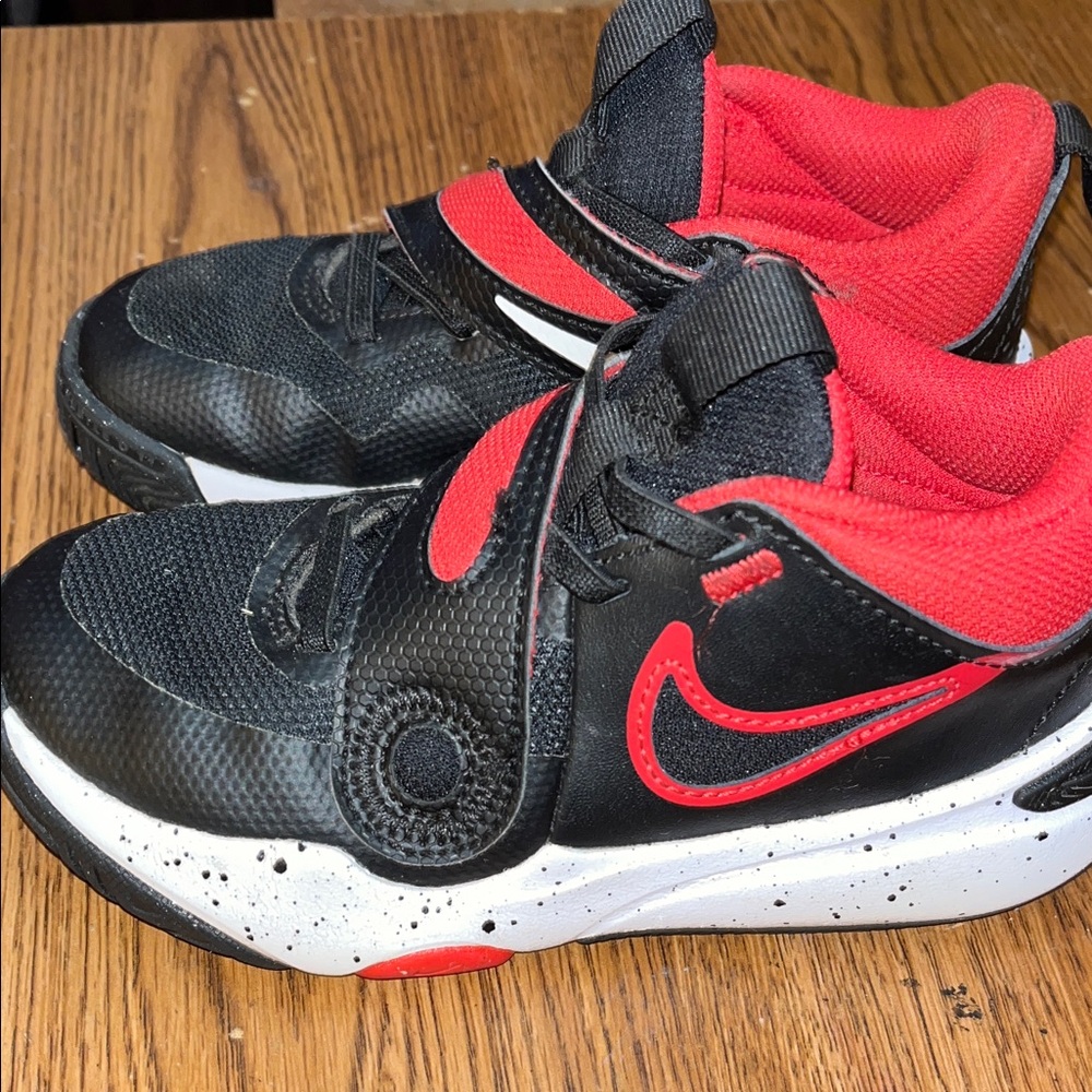 Nike Kids Black and Red Sneakers with White Sole